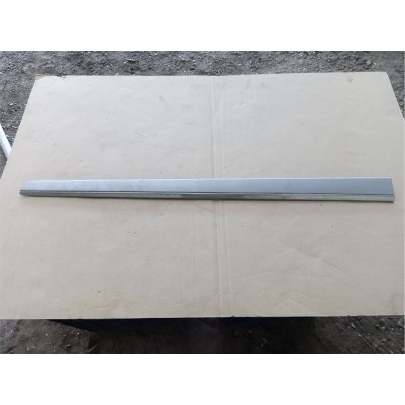 MERCEDES-BENZ M-CLASS (W164) Jobb első Ajtó Díszléc