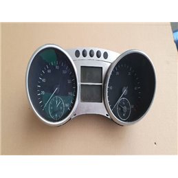 MERCEDES-BENZ R-CLASS (W251, V251) Kilométeróra