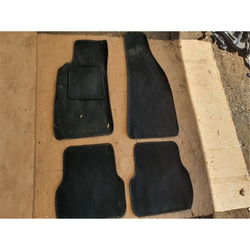 AUDI A4 (8E2, B6) Padlószőnyeg