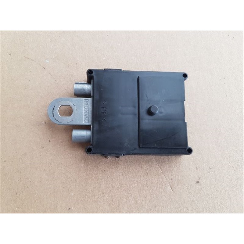 MERCEDES-BENZ R-CLASS (W251, V251) Antenna Erősítő