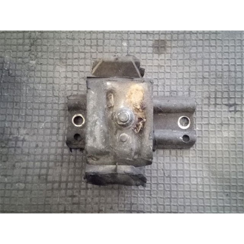 NISSAN TERRANO II (R20) Motor Tartó Bak Jobb