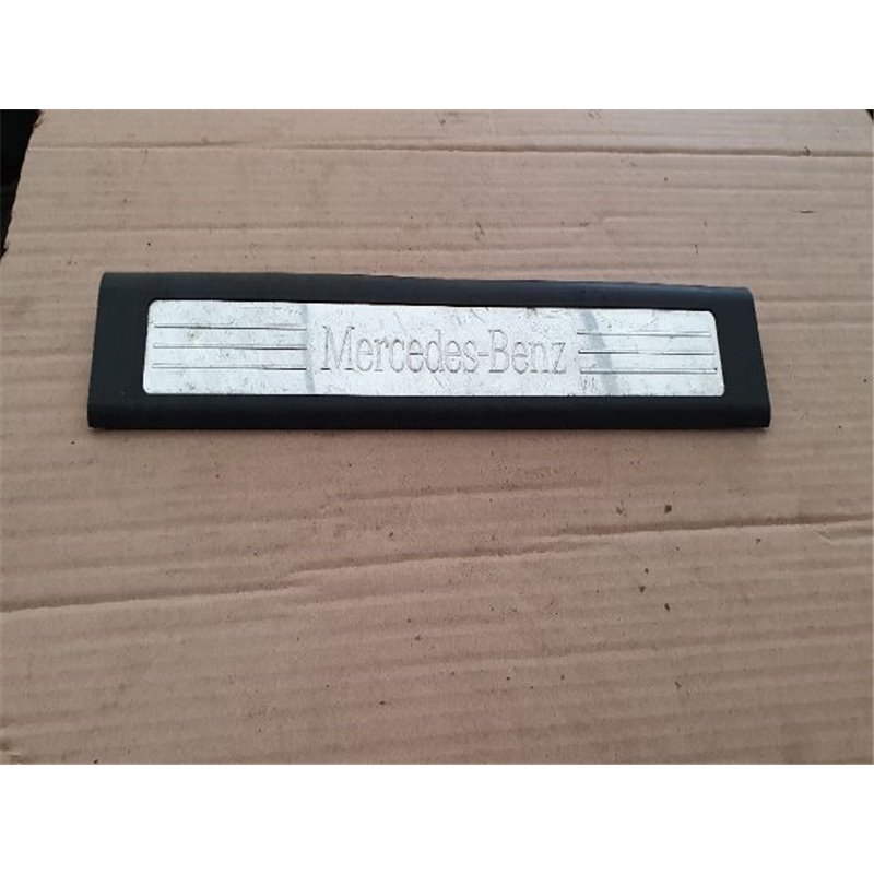 MERCEDES-BENZ M-CLASS (W164) Bal első Küszöb Díszléc