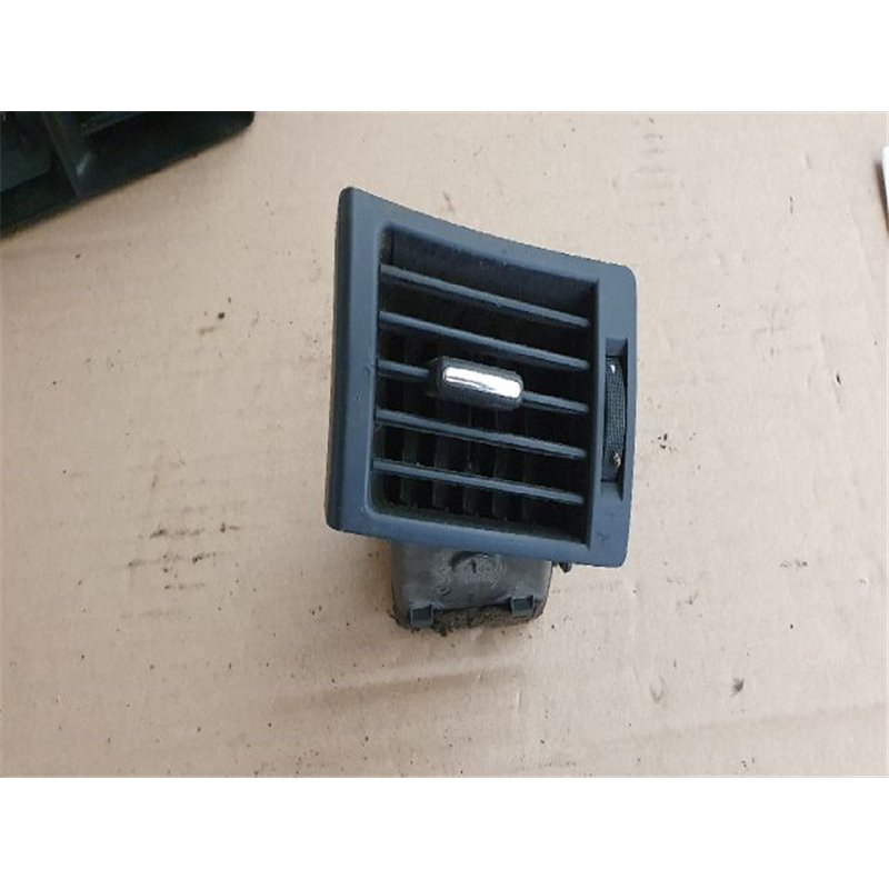 AUDI A4 (8E2, B6) Bal Szellőző