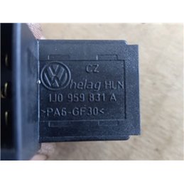 VW PASSAT Variant (3B6) Csomagtérajtó Kapcsoló