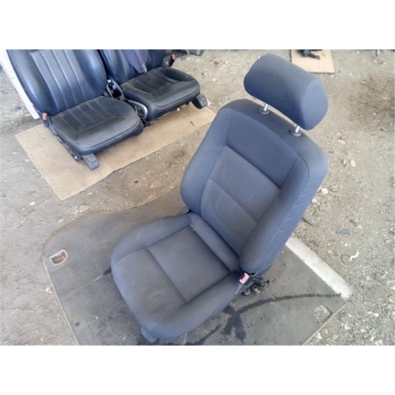 VW PASSAT Variant (3B6) Jobb első Ülés