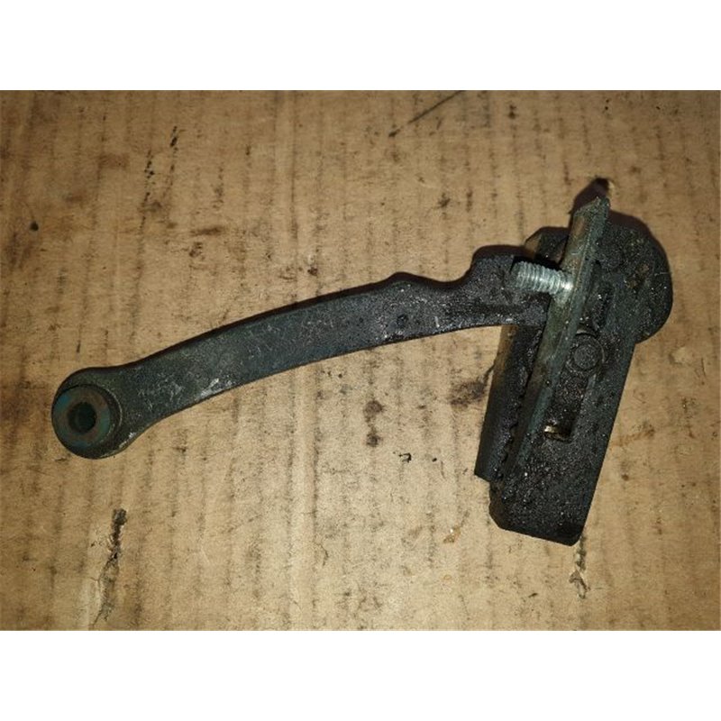 NISSAN TERRANO II (R20) Csomagtérajtó Ajtóhatároló