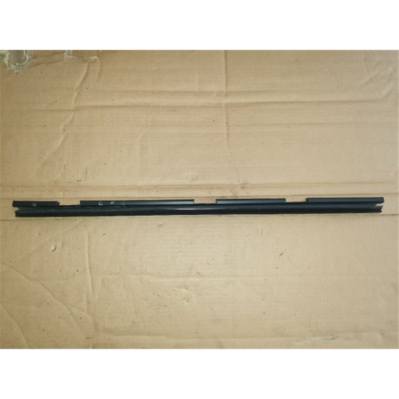 VW PASSAT Variant (3B6) Bal hátsó Vízlehúzó Gumicsík