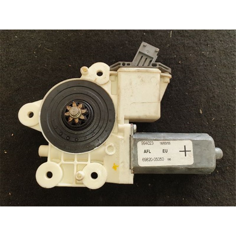 TOYOTA AVENSIS Kombi (T25) Bal első Ablakemelő Motor