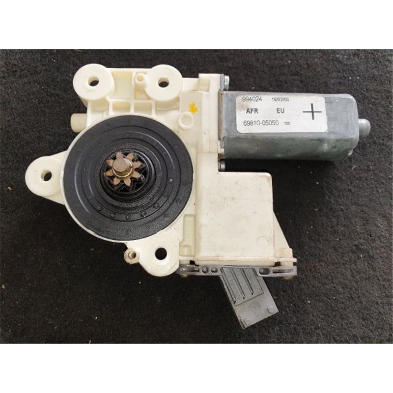 TOYOTA AVENSIS Kombi (T25) Jobb első Ablakemelő Motor