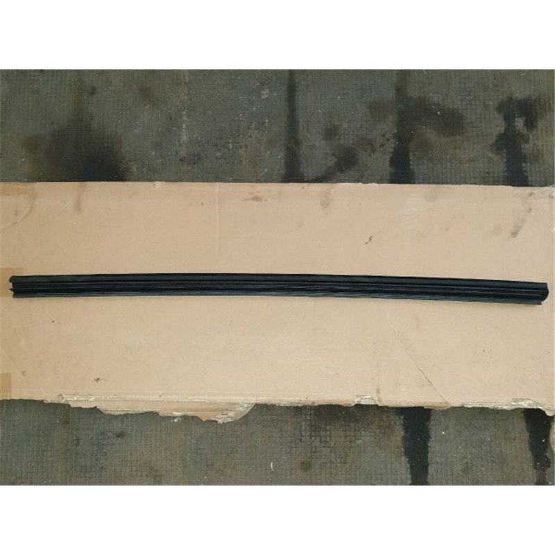 TOYOTA AVENSIS Kombi (T25) Bal első Vízlehúzó Gumicsík