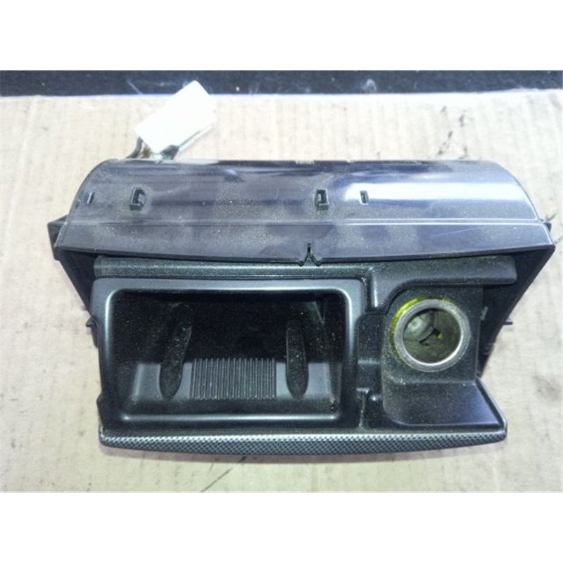 TOYOTA AVENSIS Kombi (T25) Első Hamutartó