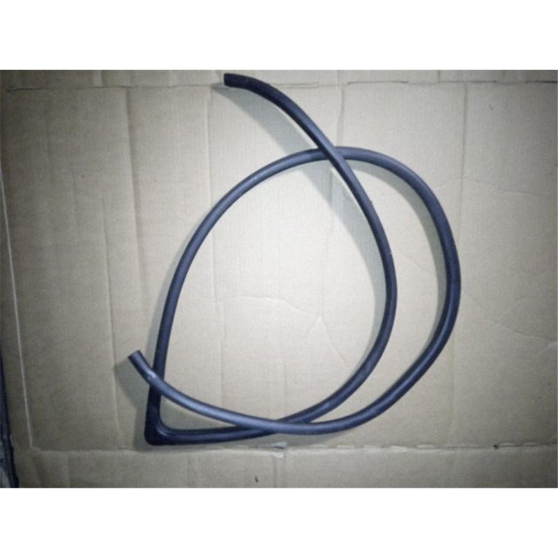 TOYOTA AVENSIS Kombi (T25) Jobb első Gumikéder