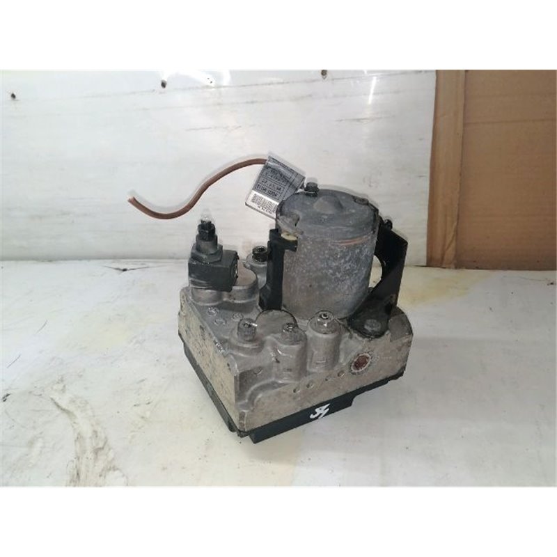 BMW 5 (E39) ABS Kocka