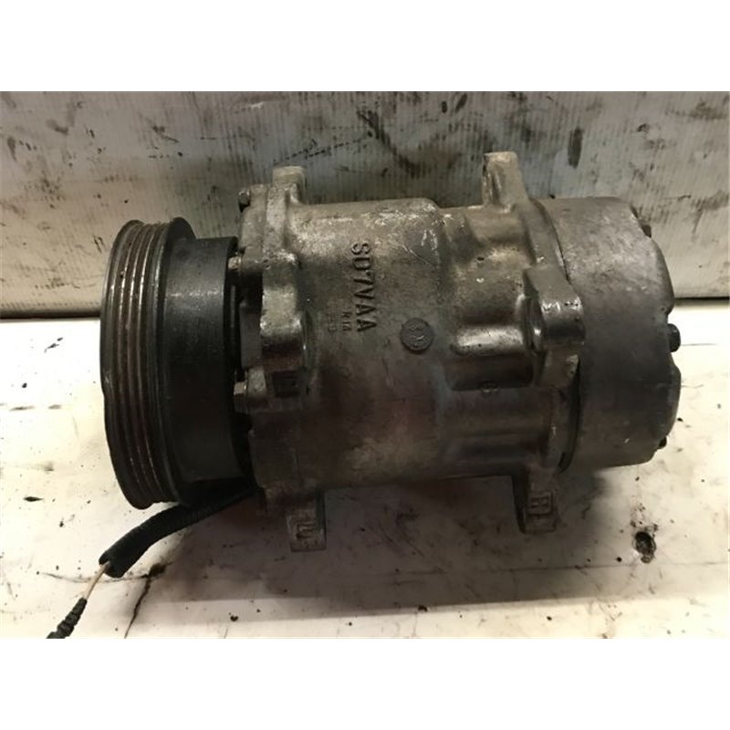 RENAULT MEGANE I (BA0/1_) Klímakompresszor