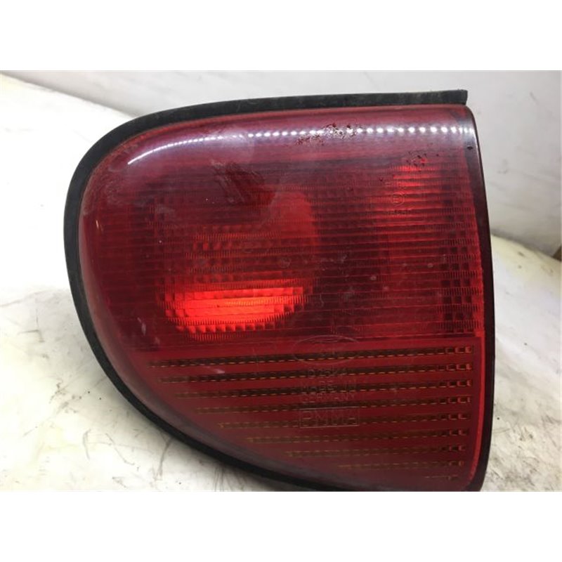 FORD ESCORT VI (GAL) Bal Belső Hátsó Lámpa