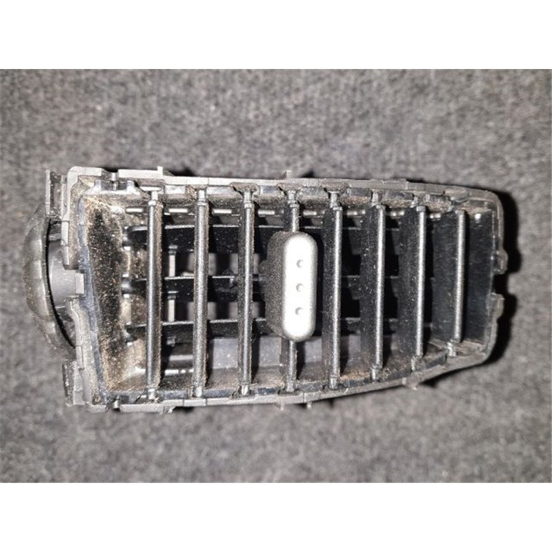 NISSAN MICRA III (K12) Középső Jobb Szellőző