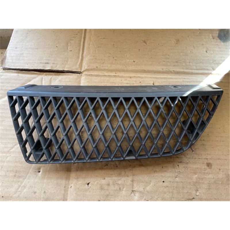 MITSUBISHI LANCER IV lépcsőshátú (C6_A) Hűtőrács