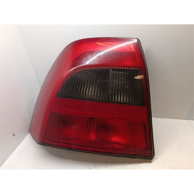 OPEL VECTRA B Bal Hátsó Lámpa