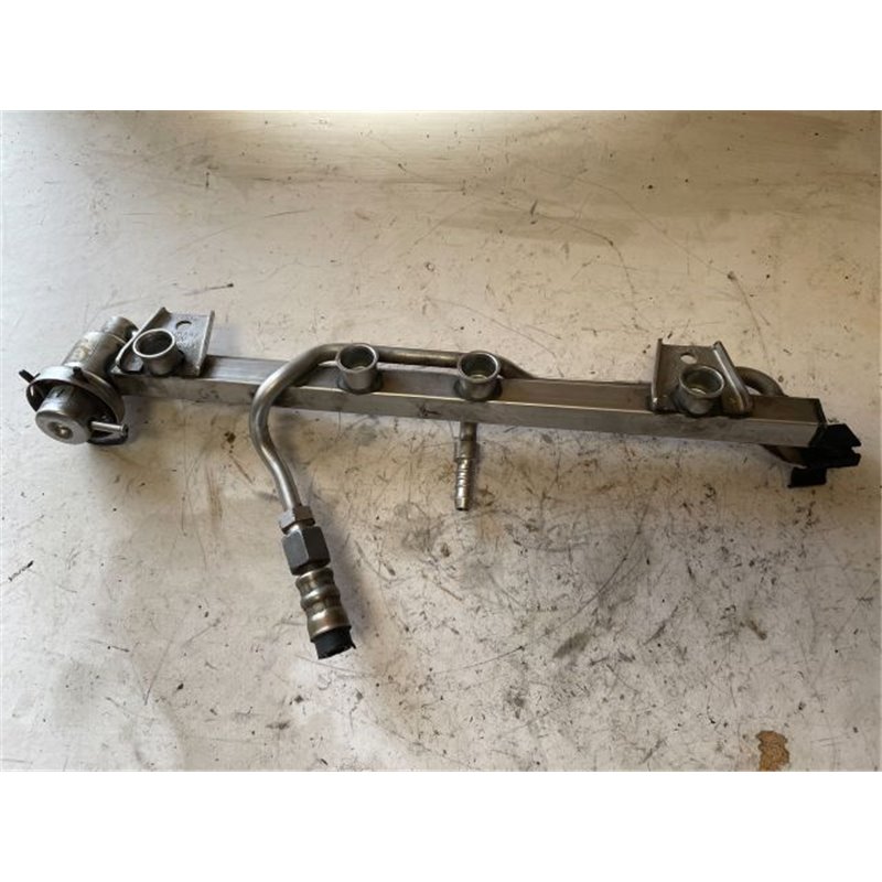 AUDI A4 (8D2, B5) Porlasztó Sor / Híd