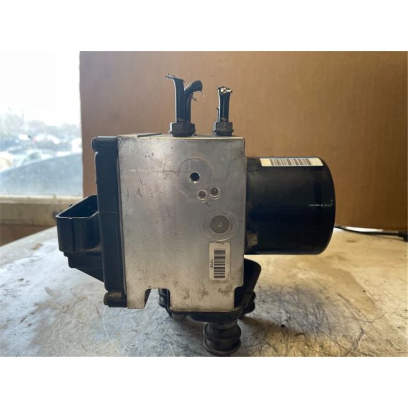 VW PASSAT Variant (3B6) ABS Kocka