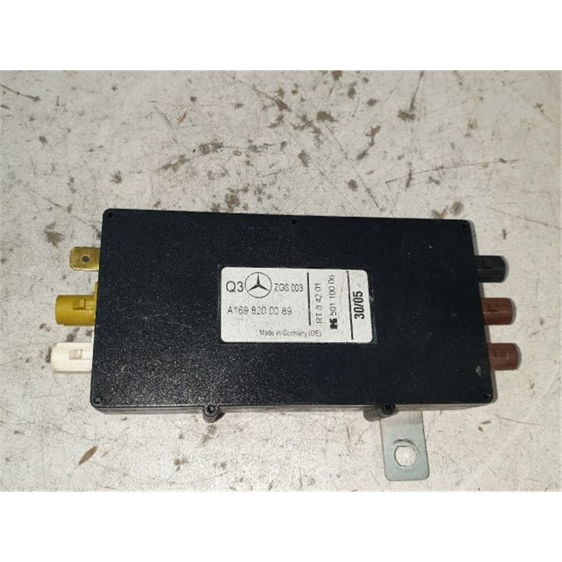 MERCEDES-BENZ A-CLASS (W169) Antenna Erősítő