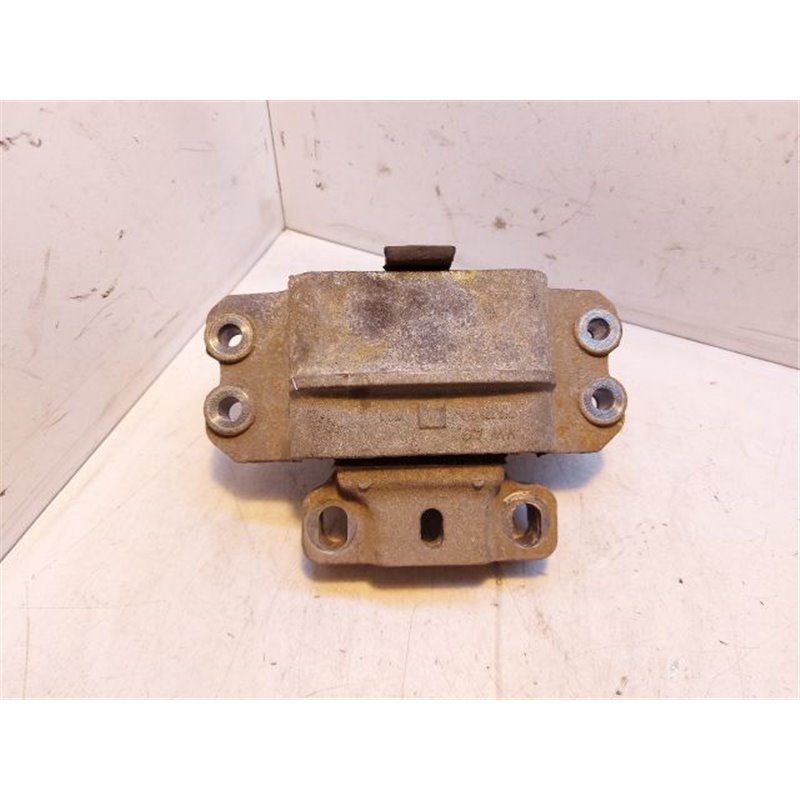 VW TOURAN (1T1, 1T2) Motor Tartó Bak (Fém)