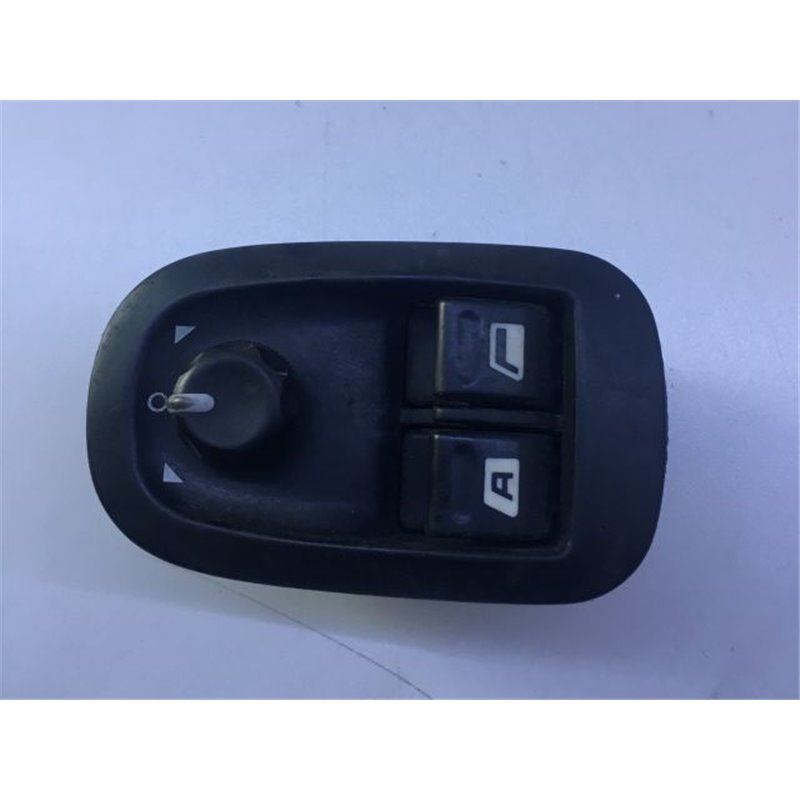 PEUGEOT 206 Ferdehátú (2A/C) Bal első Ablakemelő Kapcsoló