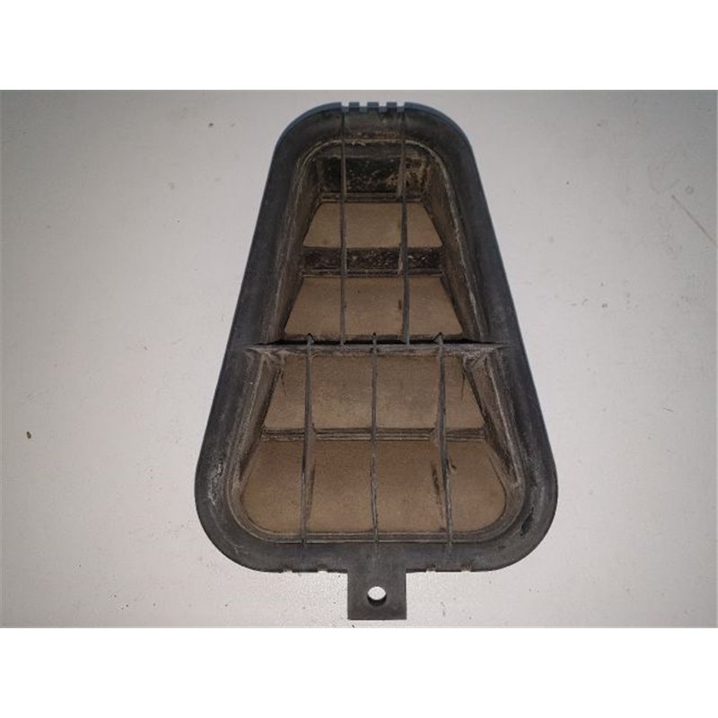 AUDI A4 (8E2, B6) Csomagtér Szellőző Hátsó