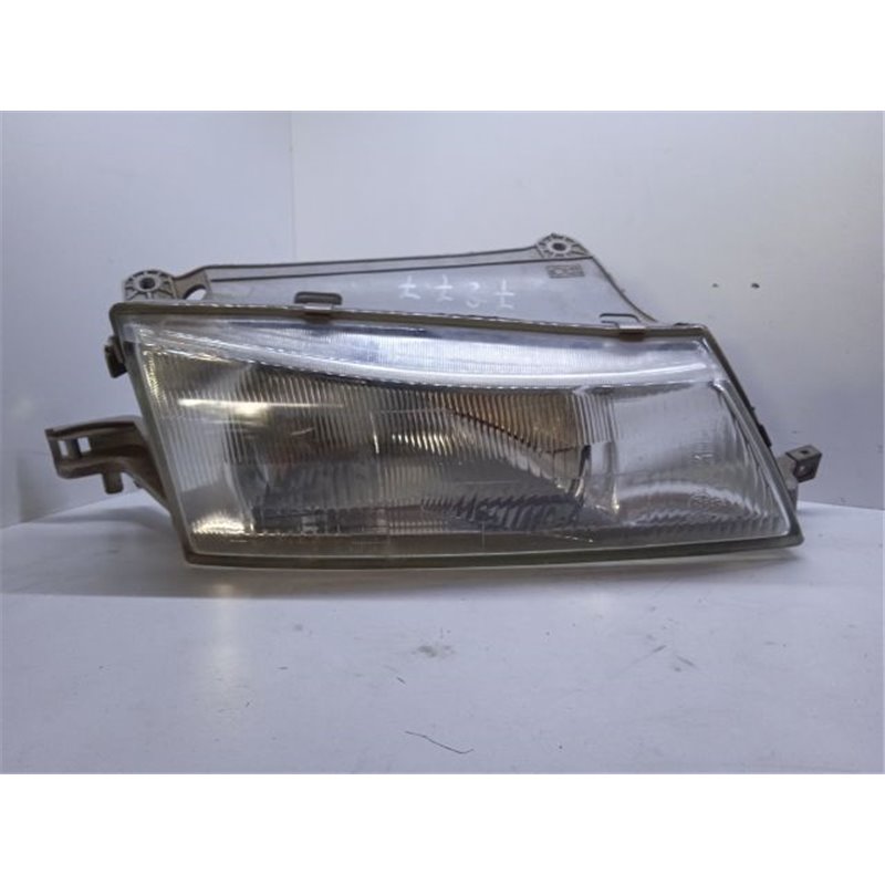 DAEWOO NEXIA lépcsőshátú (KLETN) Jobb Fényszóró