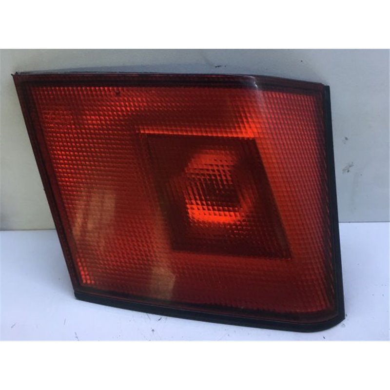 MITSUBISHI CARISMA (DA_) Bal Belső Hátsó Lámpa