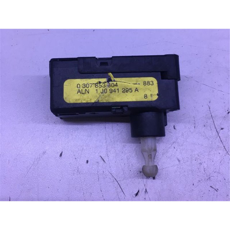 SKODA OCTAVIA I (1U2) Fényszórómagasság Állító Motor Bal