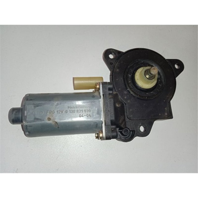 FORD FIESTA V Jobb első Ablakemelő Motor