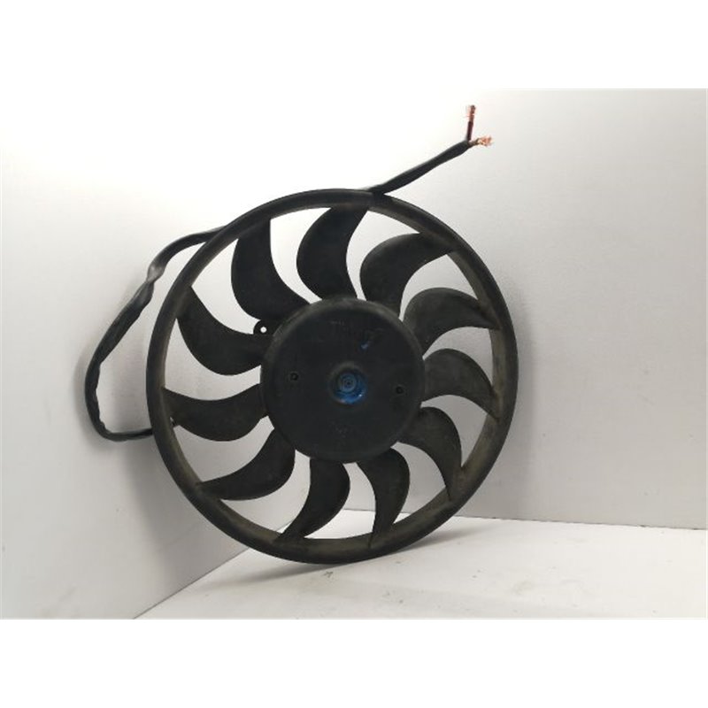 VW PASSAT (3B3) Hűtőventilátor