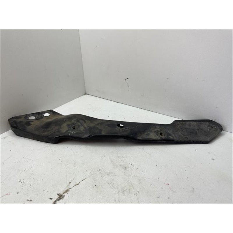 VW GOLF VI (5K1) Bal Sárvédő Oldaltartó