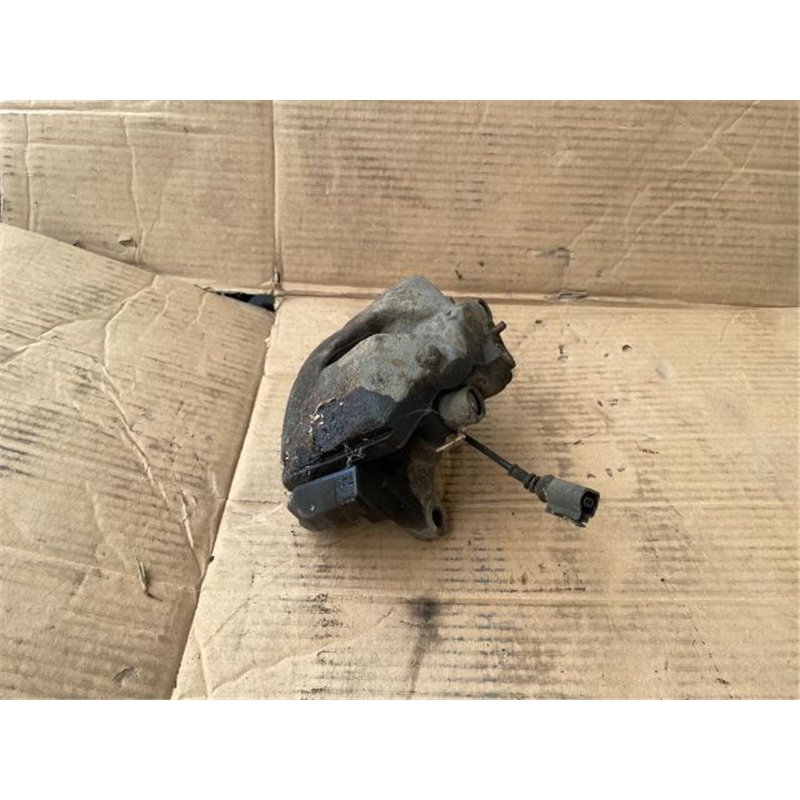 VW PASSAT Variant (3C5) Bal első Féknyereg Munkahengerrel VW PASSAT Variant (3C5) Bal első Féknyereg Munkahengerrel