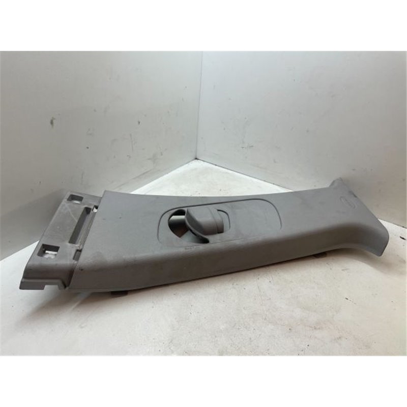 HYUNDAI i30 (GD) Bal B Oszlop Burkolat