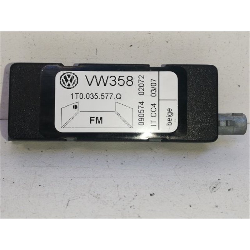 VW TOURAN Antenna Erősítő