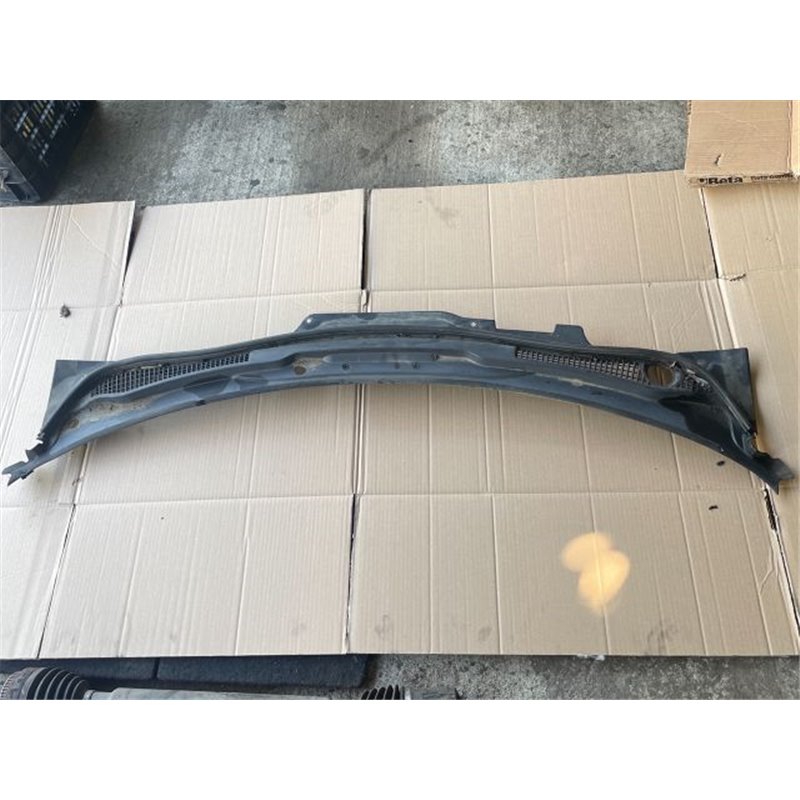 VOLVO C30 Levélrács