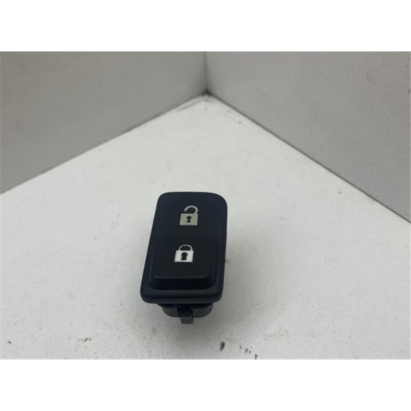 VOLVO C30 Központizár Kapcsoló