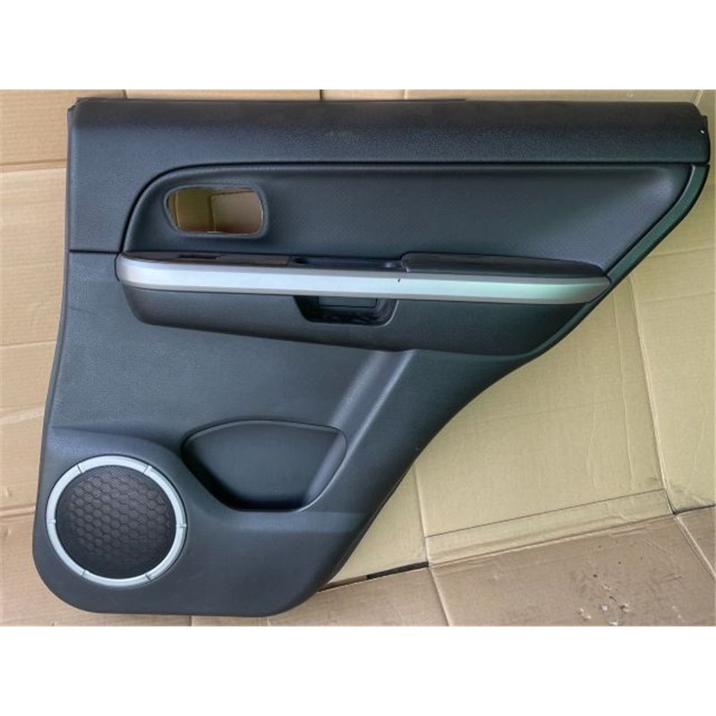 SUZUKI GRAND VITARA II (JT) Jobb hátsó Ajtó Kárpit