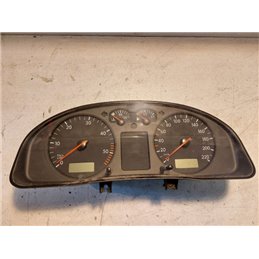 VW PASSAT (3B3) Kilométeróra