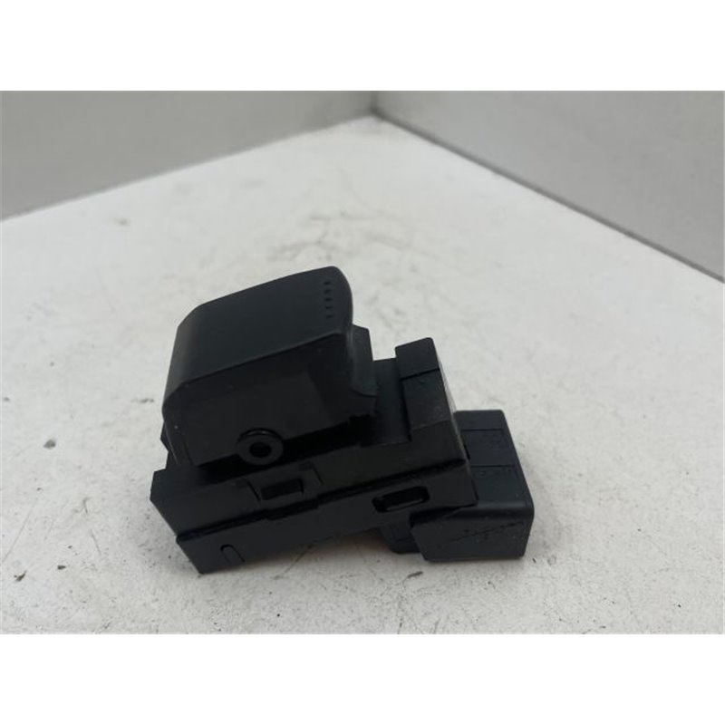 SUZUKI GRAND VITARA II (JT) Jobb hátsó Ablakemelő Kapcsoló