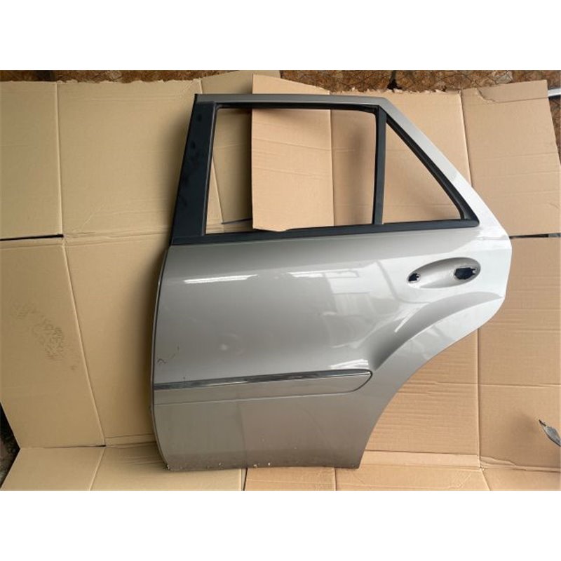 MERCEDES-BENZ M-CLASS (W164) Bal hátsó Ajtó (Üres lemez)