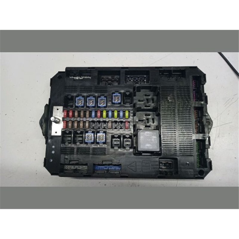 JAGUAR XF (_J05_, CC9) Biztosítéktábla Csomagtér