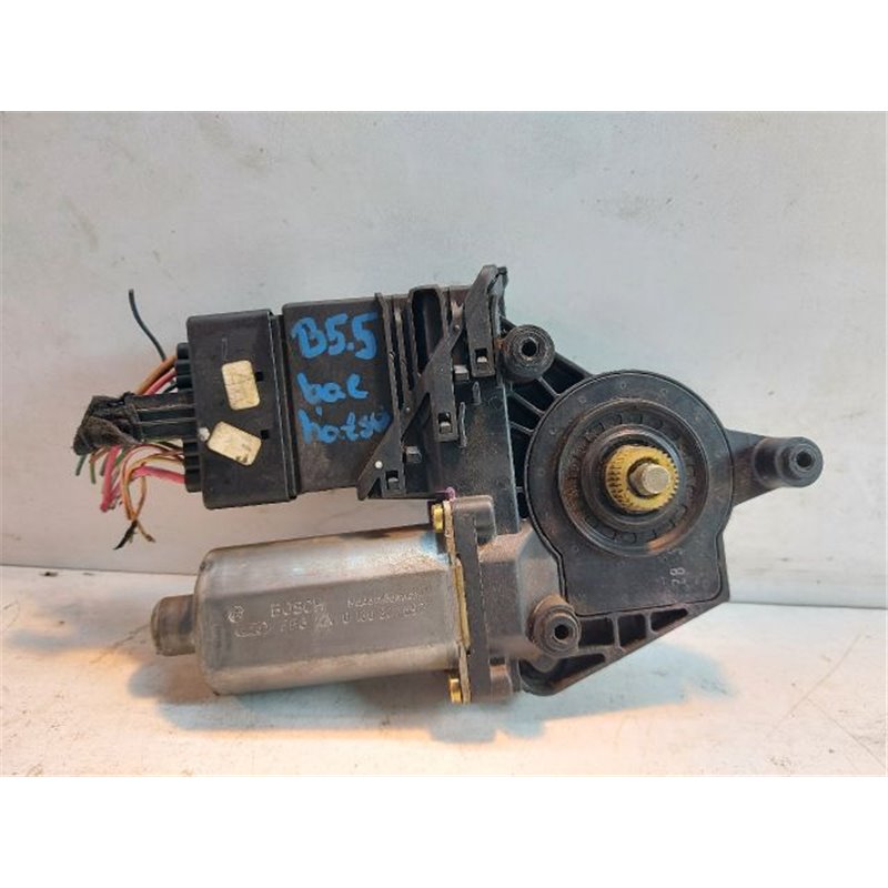 VW PASSAT (3B3) Bal hátsó Ablakemelő Motor