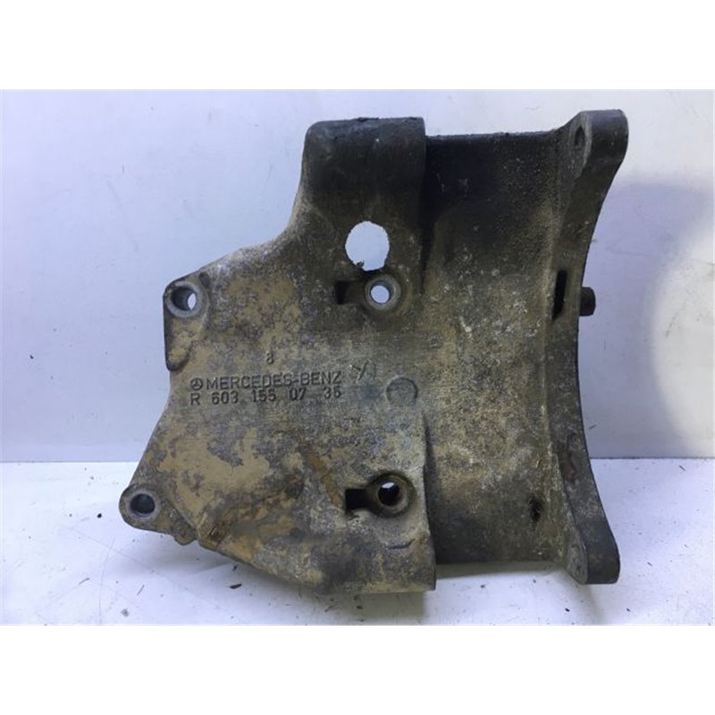 MERCEDES-BENZ E-CLASS (W210) Tartó Bak