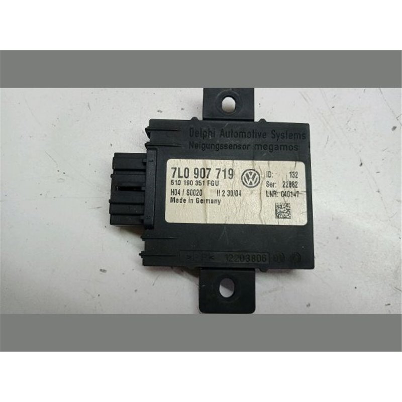 VW TOUAREG (7LA, 7L6, 7L7) Riasztó Központ