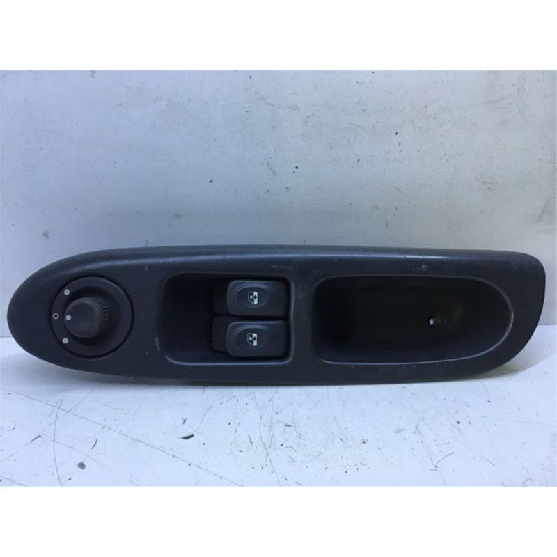 RENAULT CLIO II (BB0/1/2_, CB0/1/2_) Bal első Ablakemelő Kapcsoló