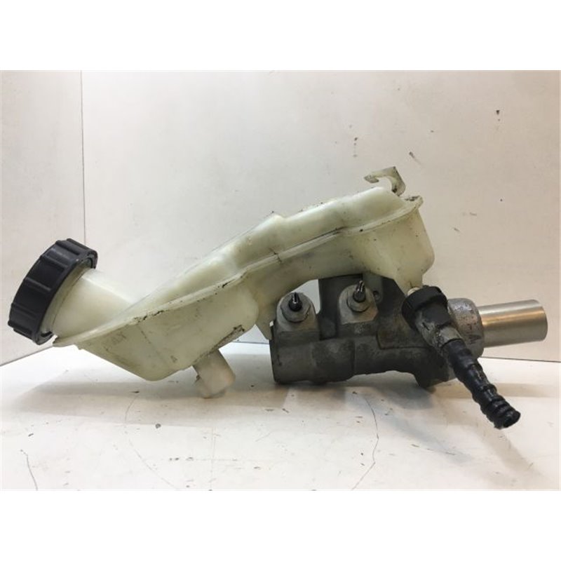 FORD FIESTA V Fékrásegítő