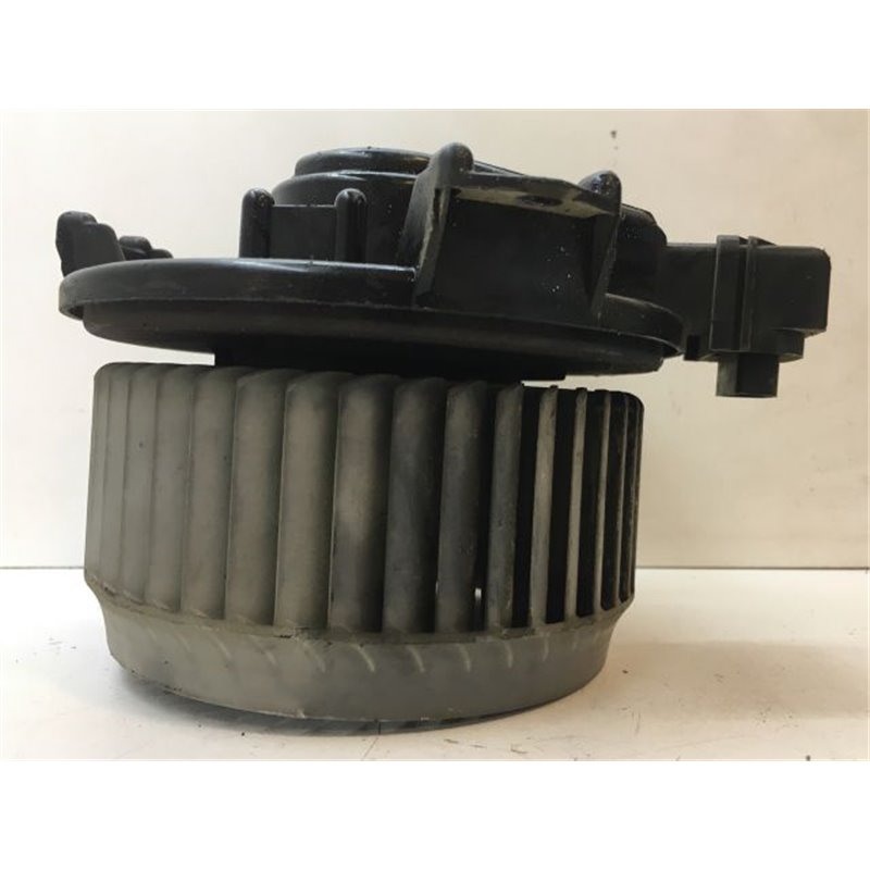 SUZUKI SWIFT III Fűtőmotor (Nem klímás)